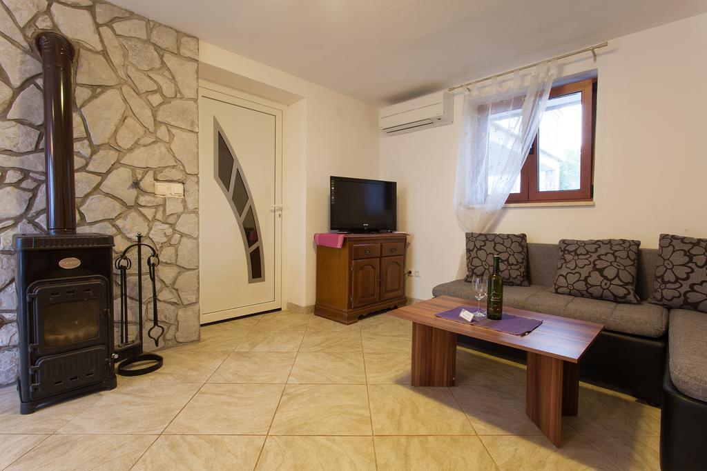 Polje  Villa Mir מראה חיצוני תמונה